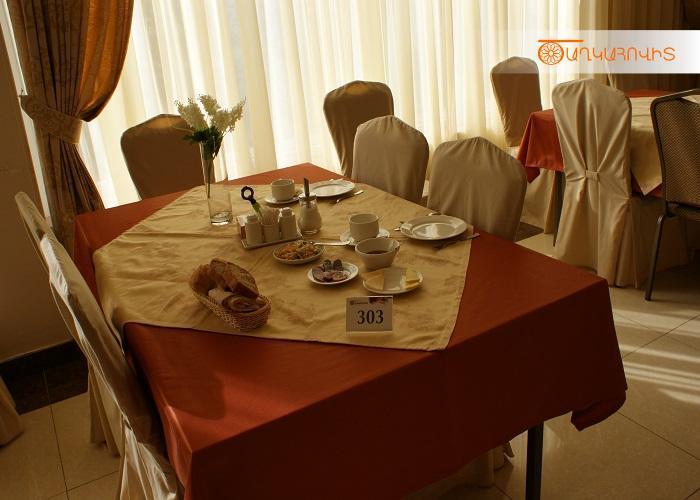 Tsaghkahovit Hotel 차그카조르 외부 사진